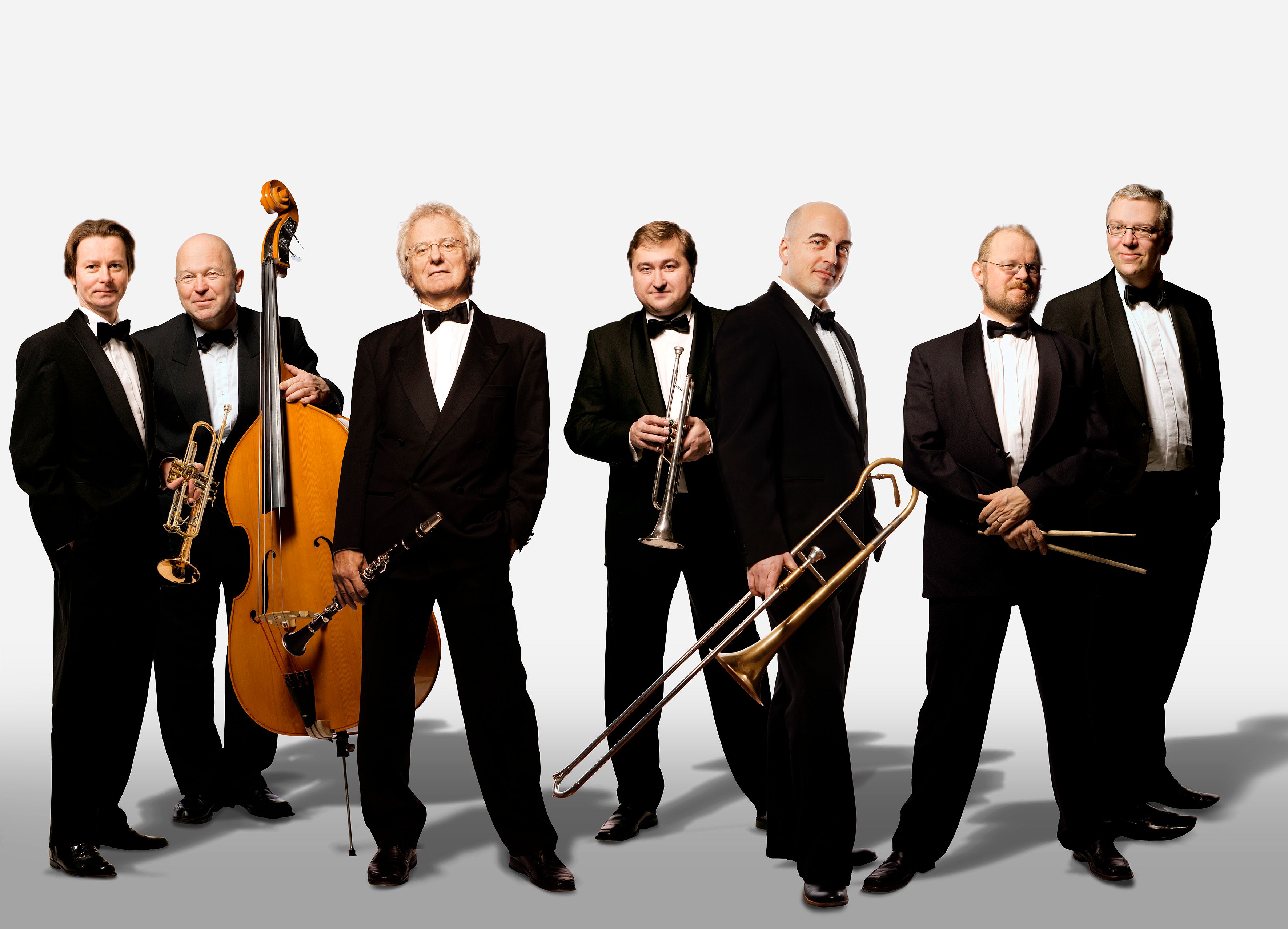 Allotria Jazzband: C. Dawson, P. Cischeck, R. Sander, A. Lobanov, M. Götz, G. Beck, T. Wagner (von links nach rechts)