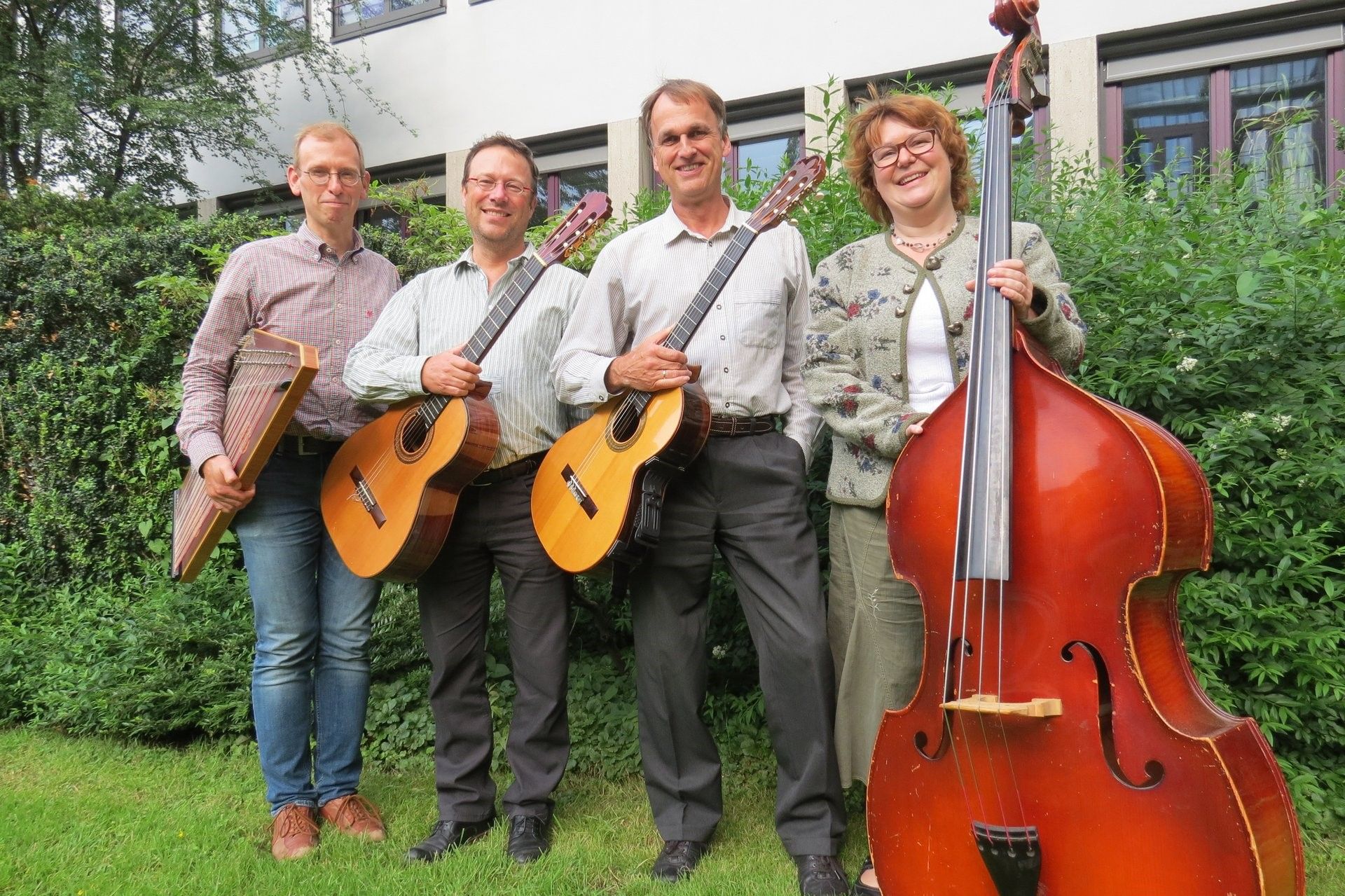 Die vier Musiker der Gruppe Hopfenstrassler